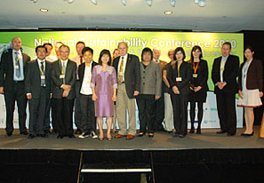 Guest of Honour Dr Amy Khor (centre in pink), Senior Parliamentary Secretary of Singapore's Ministry of the Environmental and Water Resources, along with the conference speakers